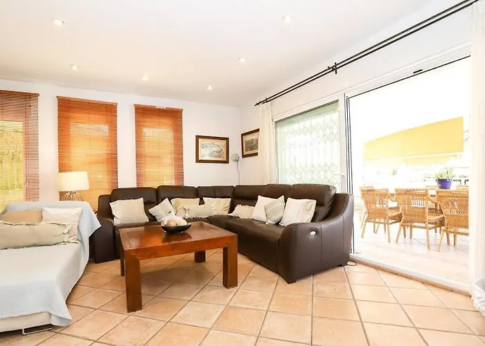 Villa Paquita By Clabao *